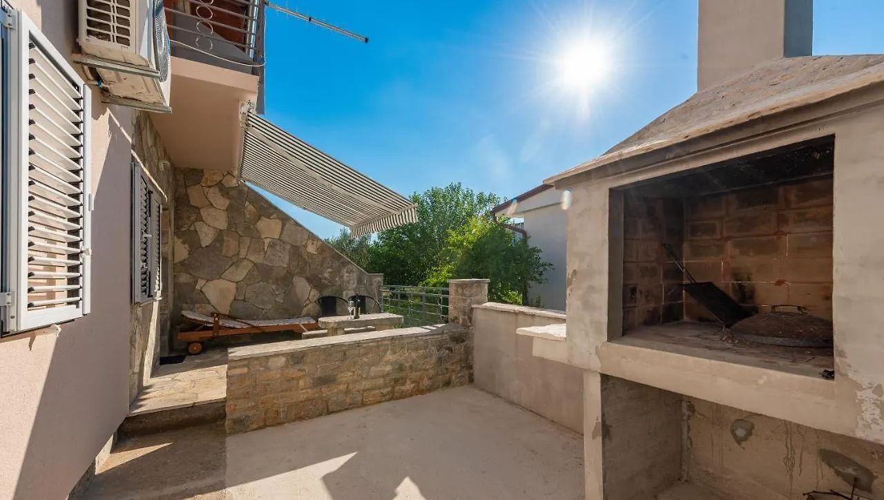Apartmani Mila Gornji Karin