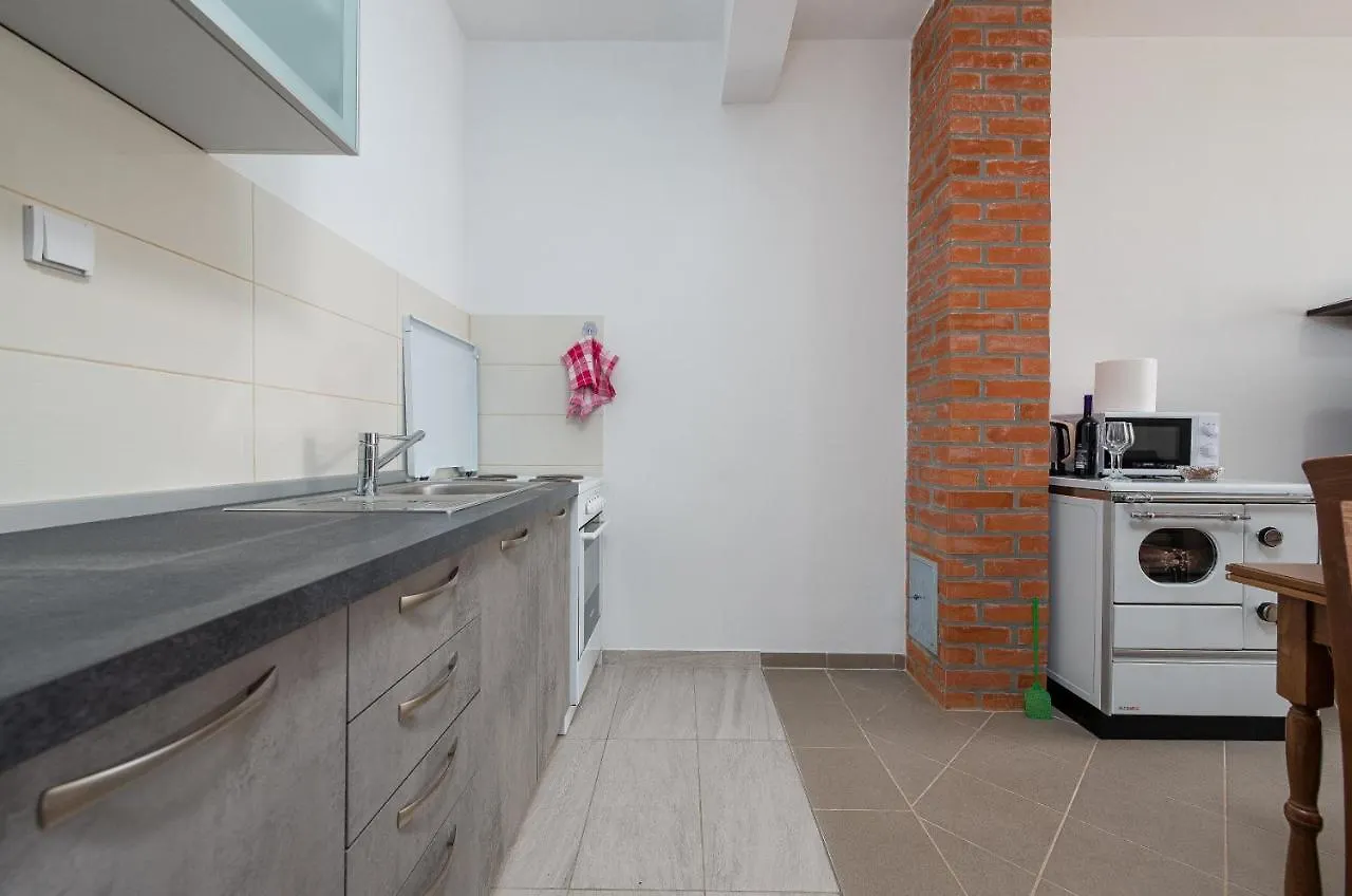Apartment Apartmani Mila Gornji Karin Croatia
