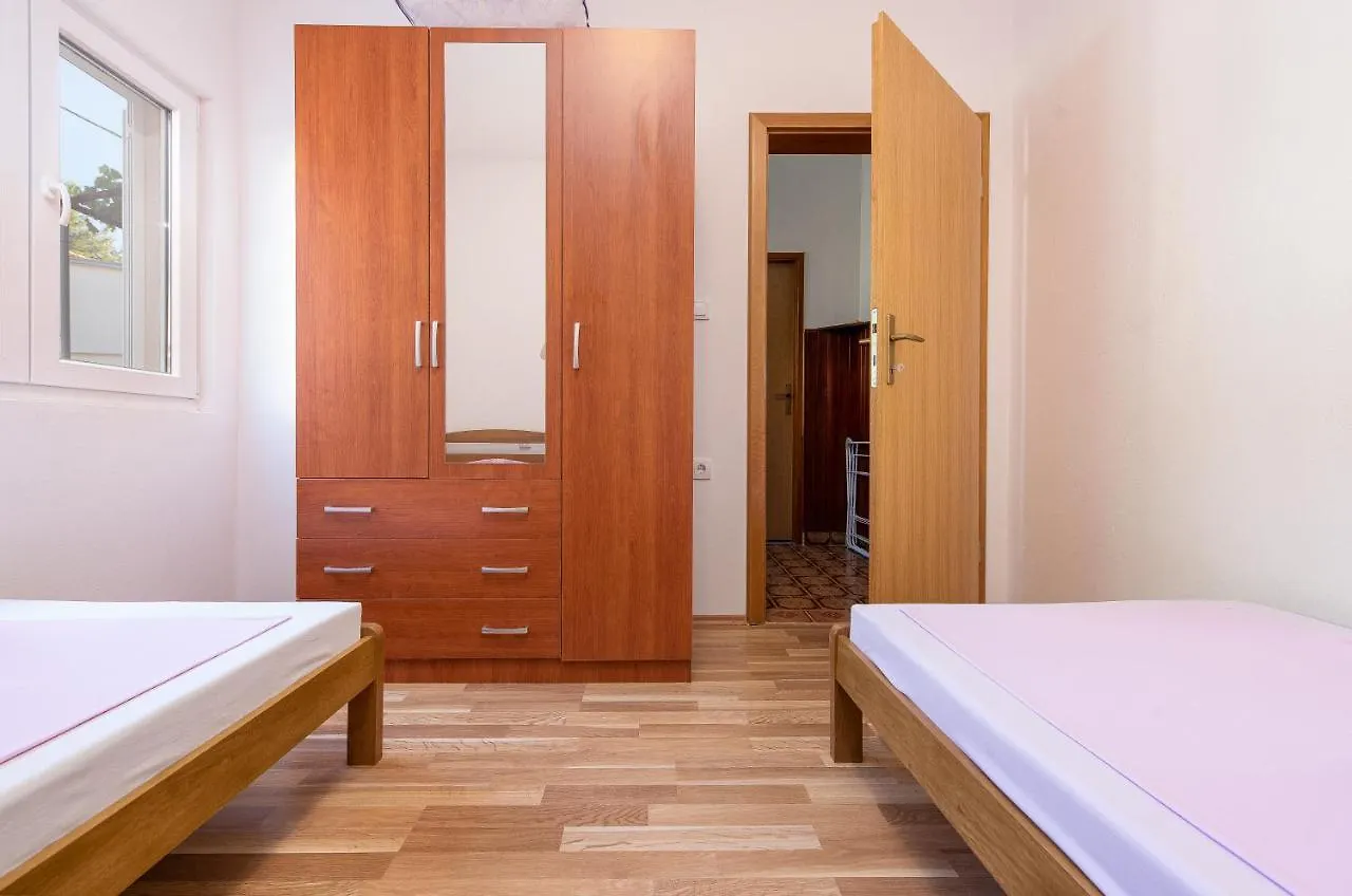 Apartmani Mila Gornji Karin