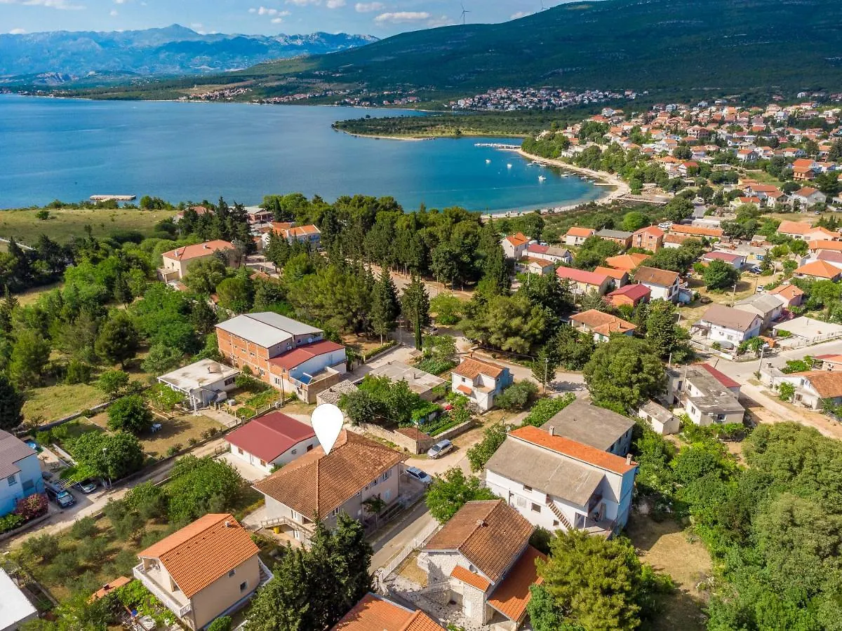 Apartmani Mila Gornji Karin Croatia
